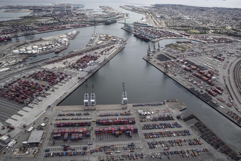 eBlue_economy_Port of Los Angeles reduces net air pollution during pandemic year