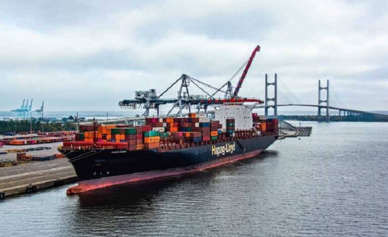 eBlue_economy_Hapag-Lloyd’s AL3 European container service makes first call at JAXPORT