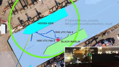 eBlue_economy_Drilling ship broke off moorings, allided with heavy lift ship, Rotterdam