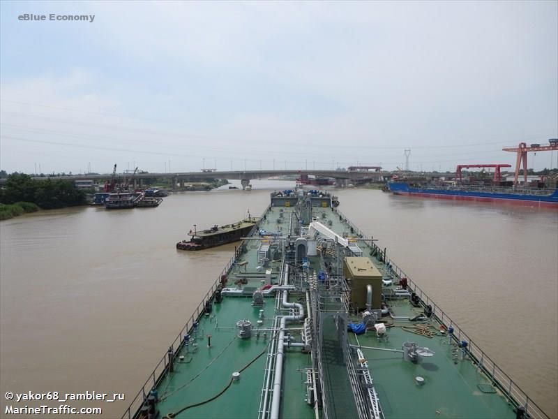 eBlue_economy_Russian tanker ran aground while en route to Iran