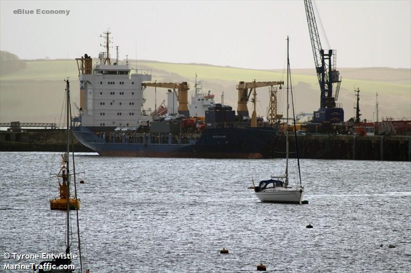 eBlue_economy_Disabled Polish freighter taken on tow, Ionian sea
