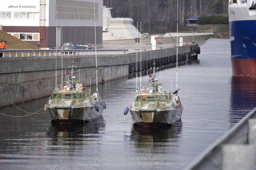 eBlue_economy_Ukrainian TB2 Stikes Two Russian Raptor Assault Boats