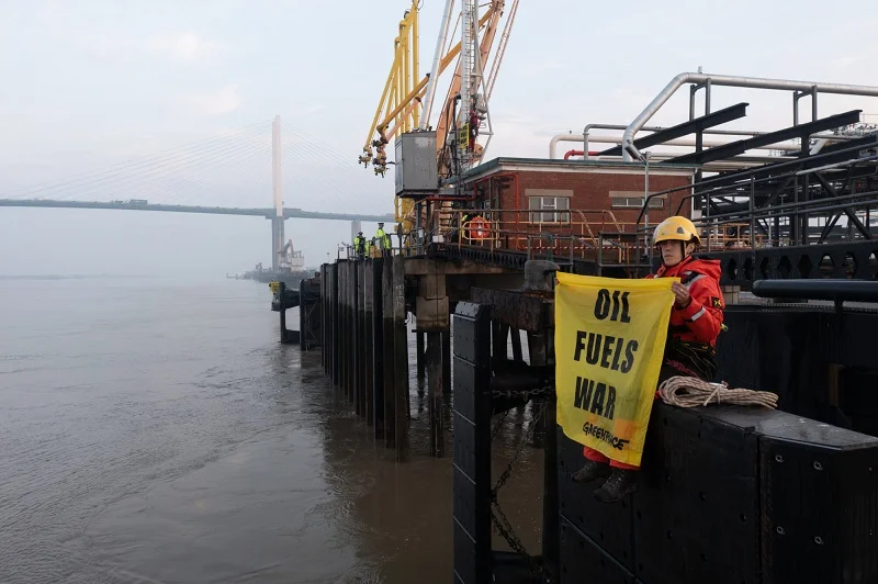 eblue_economy_Activists block vessel carrying Russian cargo from docking in UK