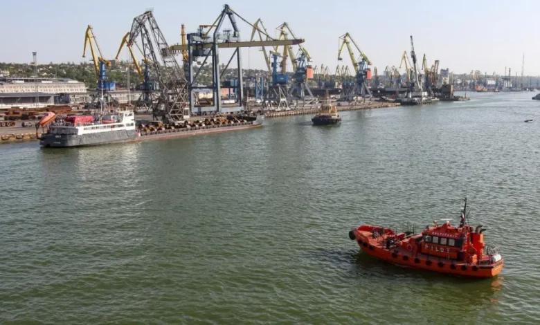 eblue_economy_Russia says two Ukrainian ports are ready to ship grain