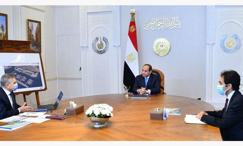 eBlue_economy_El-Sisi briefed on the rates of navigation in the Suez Canal during 2021-2022