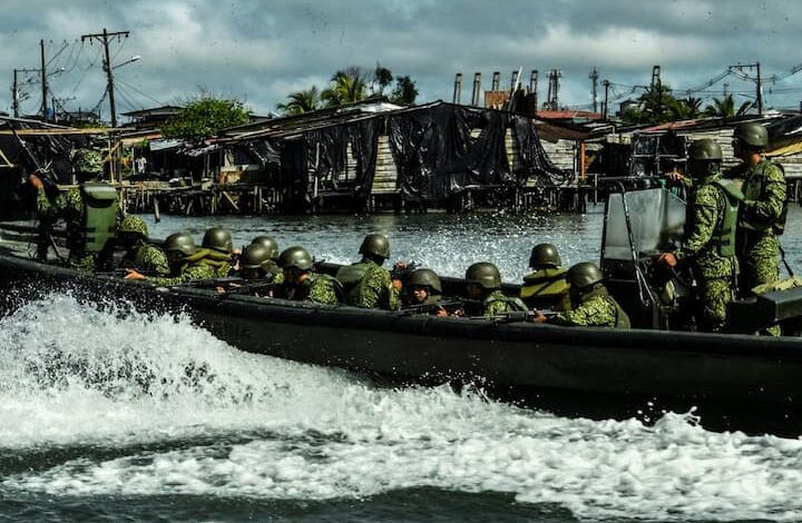eBlue_economy_Navy taking on gangs in Colombia’s biggest port