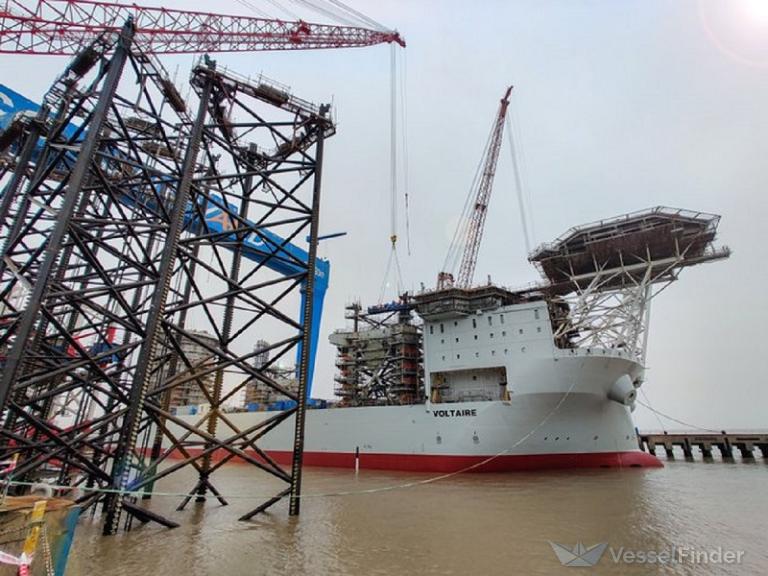eBlue_economy_New Build Vessel at Cosco Shipyard Damaged by Typhoon Mufia